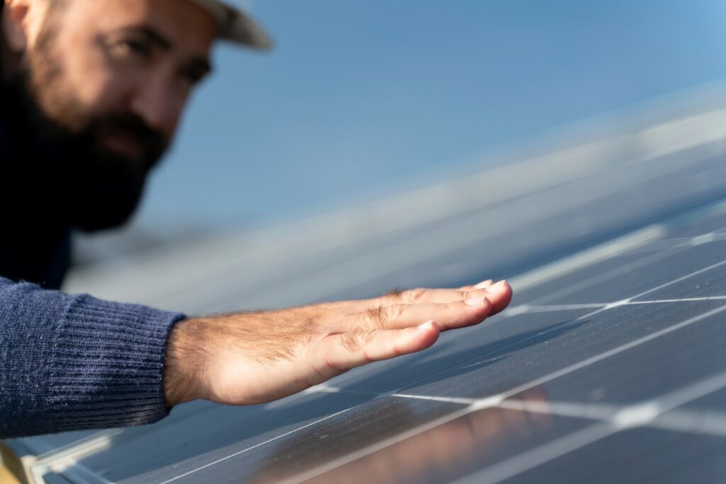 panneau photovoltaïque, une solution performante pour faire des économies d'énergie.